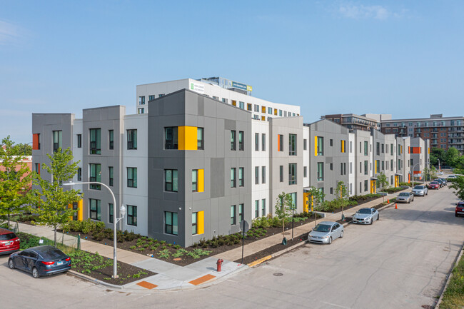 Elm 551 at Parkside in Chicago, IL - Foto de edificio - Building Photo