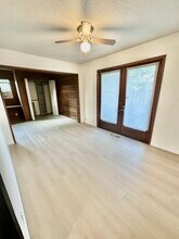 13825 NE Knott St in Portland, OR - Building Photo - Building Photo
