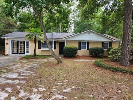 5854 Michelle Dr in Wilmington, NC - Building Photo