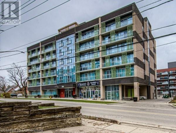 250-250 Albert St