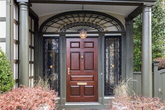 4 Hunter Ave in Newport, RI - Building Photo - Building Photo