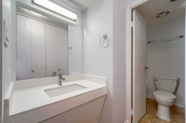 1111 Ash St. in Denver, CO - Foto de edificio - Building Photo