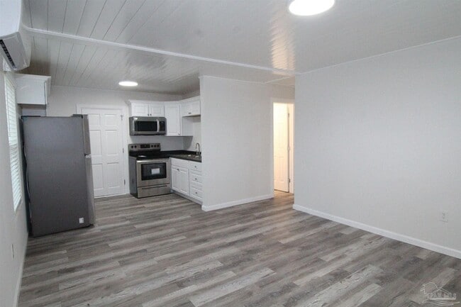 5523 Shell St in Pensacola, FL - Building Photo - Building Photo