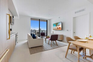 601 NE 1st Ave in Miami, FL - Building Photo