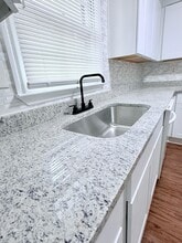 280 Timber Creek Ln SW in Marietta, GA - Foto de edificio - Building Photo