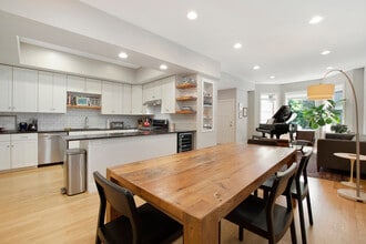 4532 N Damen Ave, Unit Unit 1 in Chicago, IL - Building Photo - Building Photo