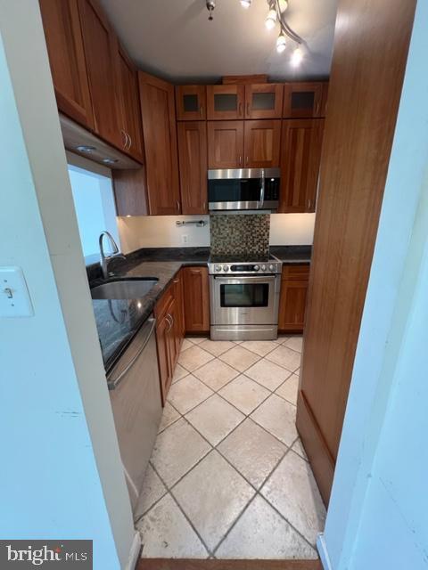 301 S Reynolds St in Alexandria, VA - Building Photo - Building Photo