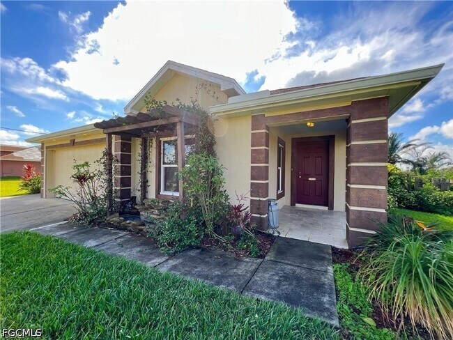 2032 NW 5th St