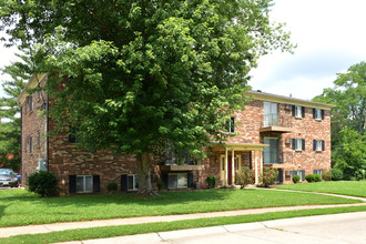 Falcon Crest Apartments in Milford, OH - Building Photo - Building Photo