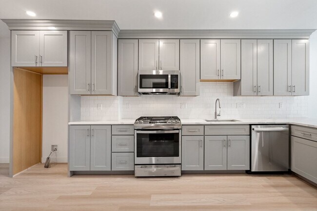 10 Fleet St, Unit 2 in Boston, MA - Building Photo - Building Photo