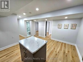 7897 Hackberry Trl in Niagara Falls, ON - Building Photo - Building Photo