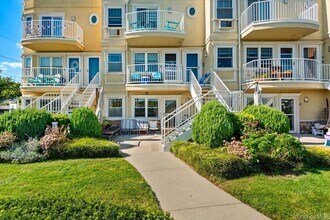 100-12 Shore Front Pkwy in Queens, NY - Building Photo - Building Photo