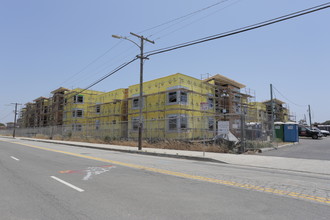 Sage Park in Gardena, CA - Foto de edificio - Building Photo