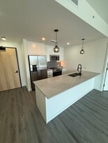 1950 NW 1st Pl, Unit B121 in Miami, FL - Building Photo