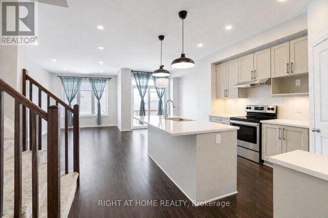 527 Sonmarg Cres in Ottawa, ON - Building Photo - Building Photo