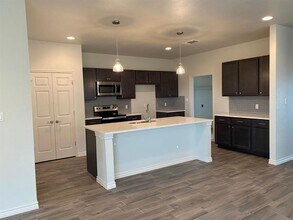 525 CR 306 in Jarrell, TX - Building Photo - Building Photo