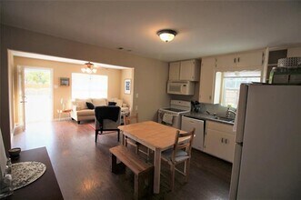 237 Samuel St in Lewisville, TX - Building Photo - Building Photo