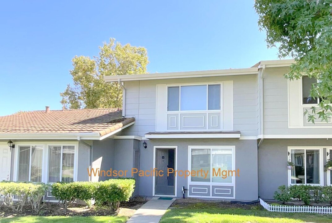 4735 Saginaw Cir in Pleasanton, CA - Building Photo