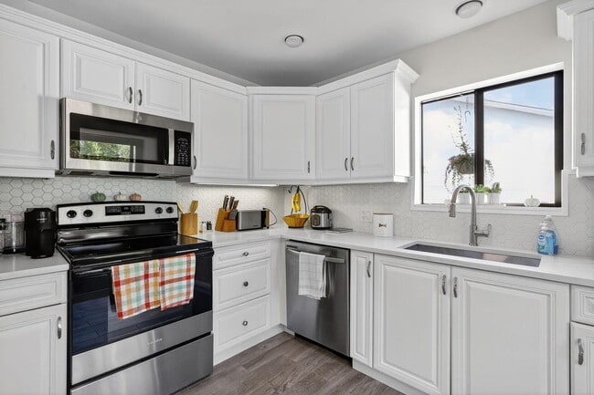 235 SW 29th Ave in Delray Beach, FL - Building Photo - Building Photo