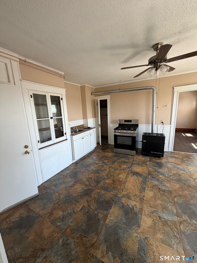 60 Booth St in New Britain, CT - Building Photo - Building Photo