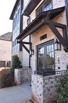 225 Britten Pass in Alpharetta, GA - Building Photo