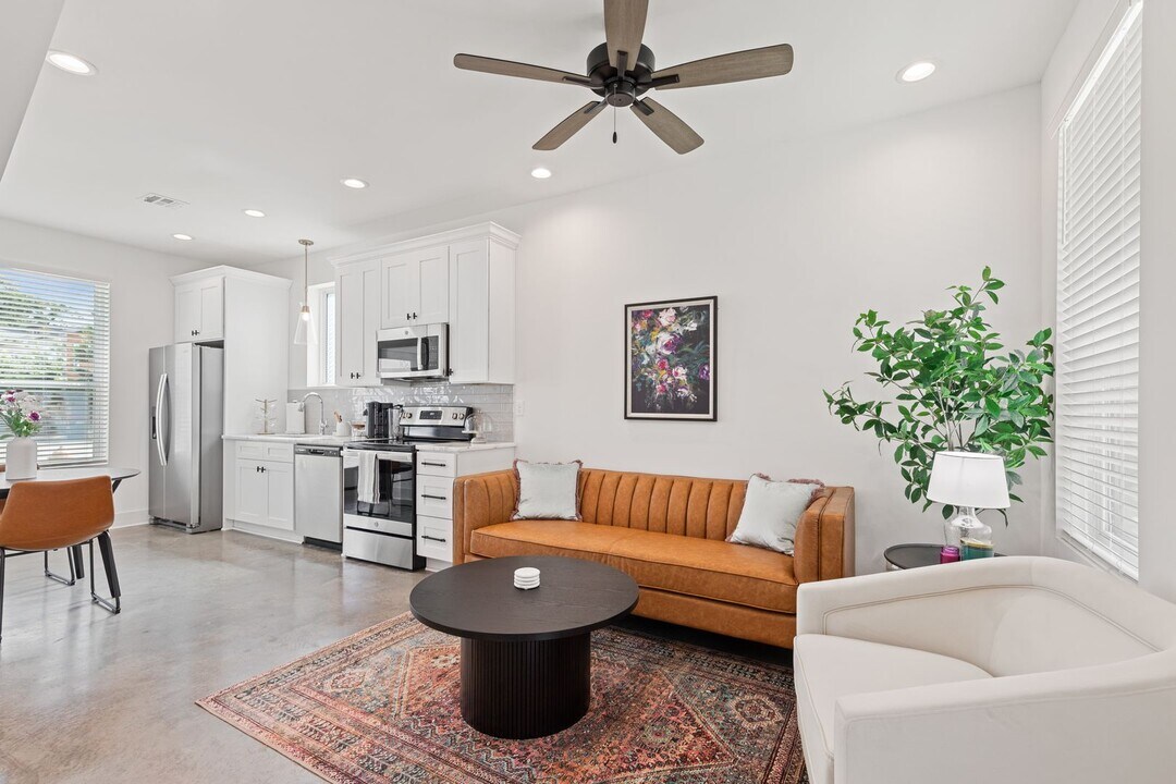 106A Green Ash Ln in Lafayette, LA - Building Photo