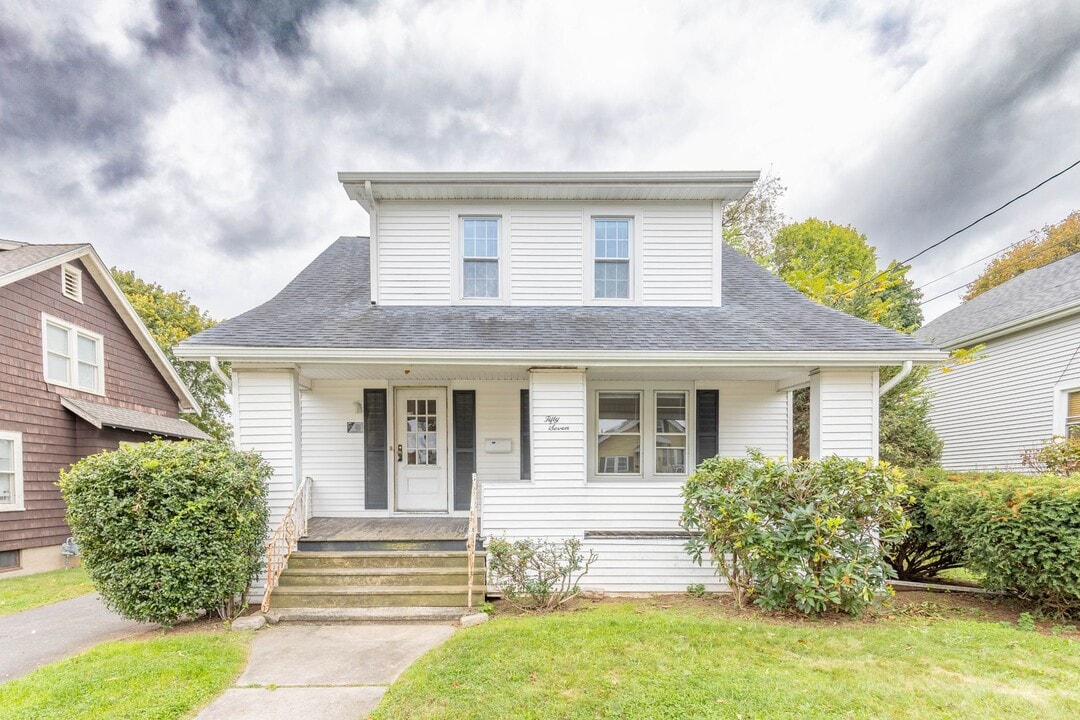 57 Foxon Pl in New Britain, CT - Building Photo