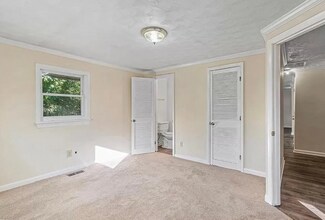 2600 W Weaver Rd in Hampton, VA - Building Photo - Building Photo