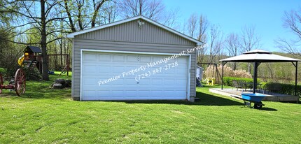 509 Old Zelienople Rd in Ellwood City, PA - Building Photo - Building Photo