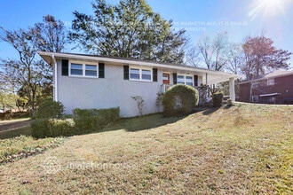 2421 Kennedy Ln in Marietta, GA - Building Photo - Building Photo