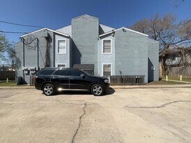 219 Fry St, Unit 3 in Denton, TX - Building Photo