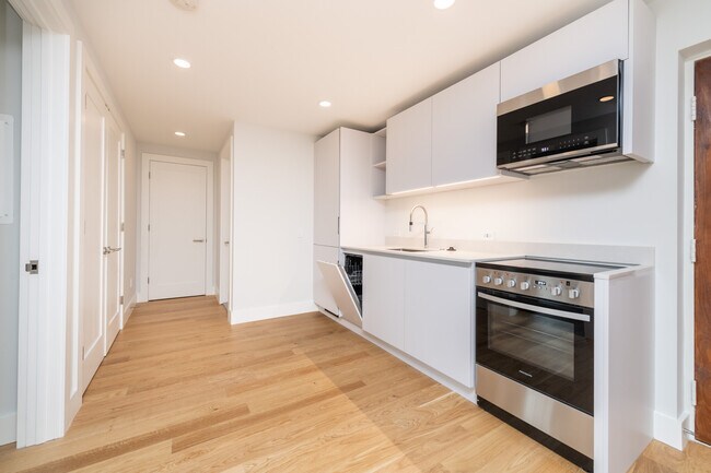 166 Summer St, Unit 43A