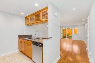 10152 NE 137th Pl in Kirkland, WA - Building Photo - Building Photo