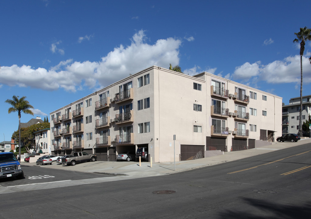 Greenbrier Apartments in San Diego, CA - Building Photo