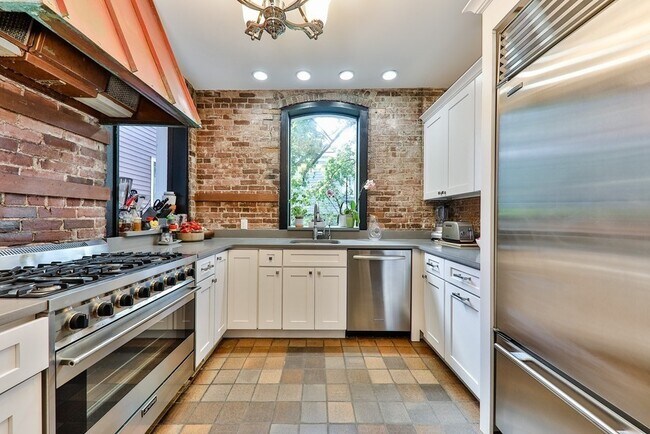 52 Kirkland St in Cambridge, MA - Building Photo - Building Photo