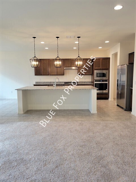 5525 W Lazy Farm Dr in Oro Valley, AZ - Building Photo - Building Photo