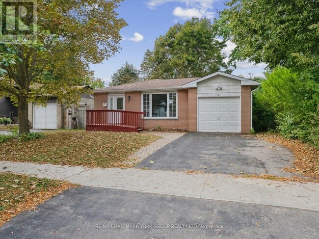 property at 6 Glenecho Dr