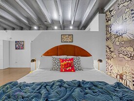 10309-10107 107 St NW in Edmonton, AB - Building Photo