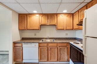 Vantage Pointe West Apartment Homes in Cincinnati, OH - Foto de edificio - Building Photo