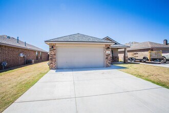 13206 Avenue V in Lubbock, TX - Building Photo - Building Photo