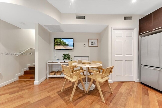 927 Euclid Ave in Miami Beach, FL - Building Photo - Building Photo