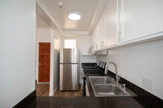 425 N Alvarado St in Los Angeles, CA - Building Photo - Building Photo