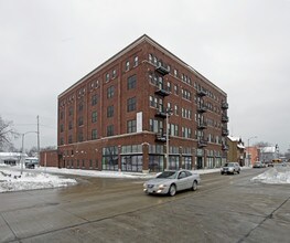 1862 W Fond du Lac Ave in Milwaukee, WI - Building Photo - Building Photo