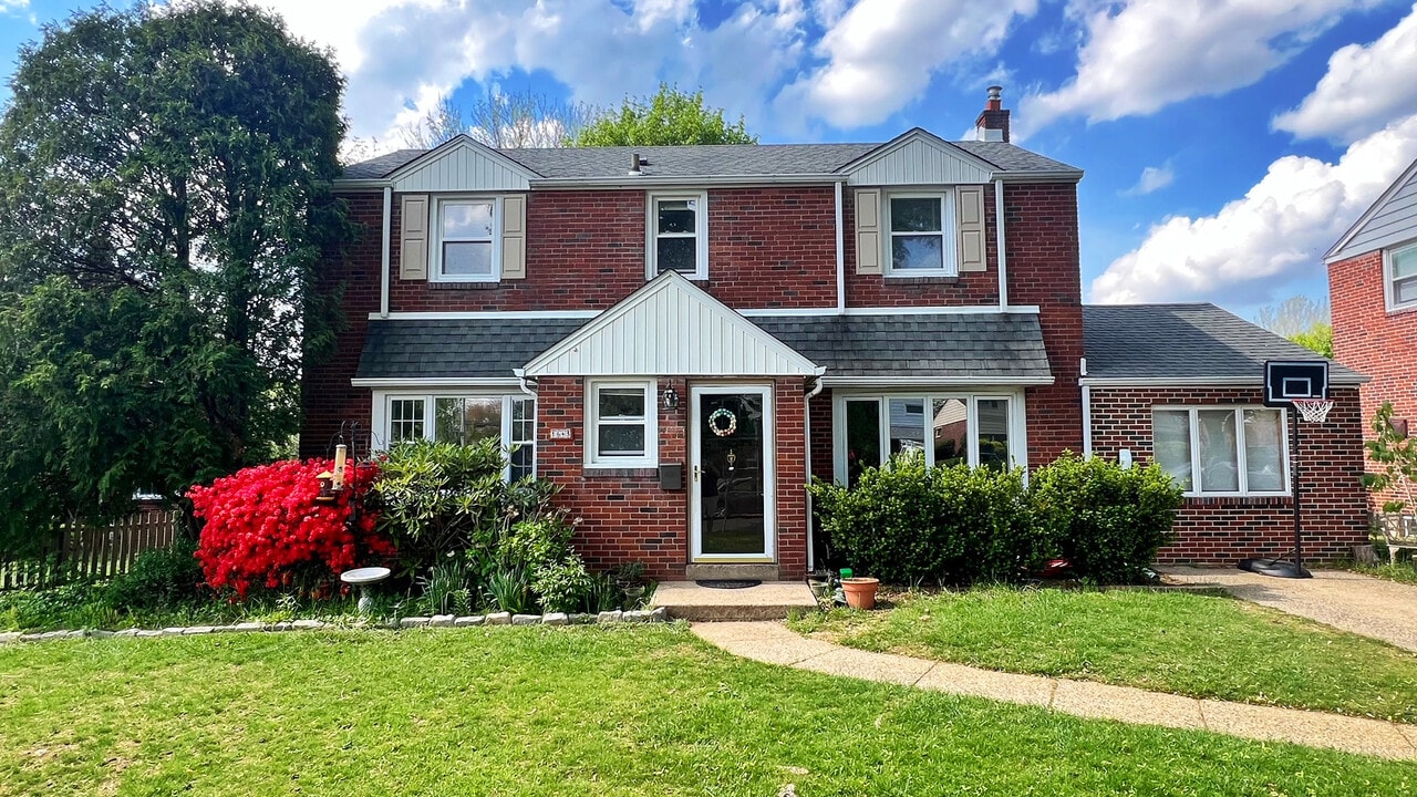 1643 Mount Pleasant Rd in Havertown, PA - Building Photo