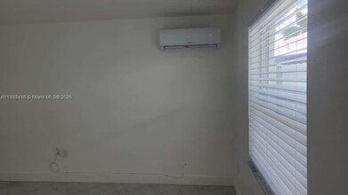 13701 SW 180th Terrace in Miami, FL - Building Photo - Building Photo