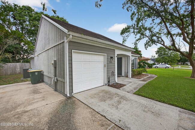 2512 Bluffton Dr in Jacksonville, FL - Building Photo - Building Photo