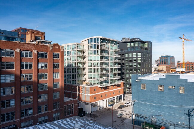 909 West Washington Condos in Chicago, IL - Building Photo - Building Photo