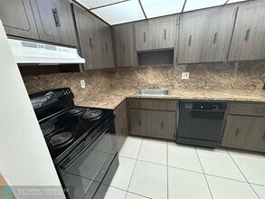 6033 SW 35th St in Miramar, FL - Building Photo - Building Photo