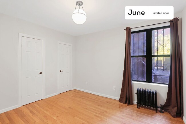 23 E 109th St in New York, NY - Building Photo - Building Photo