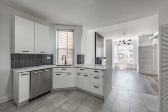 1841 N Kedzie Ave, Unit 2F in Chicago, IL - Building Photo - Building Photo